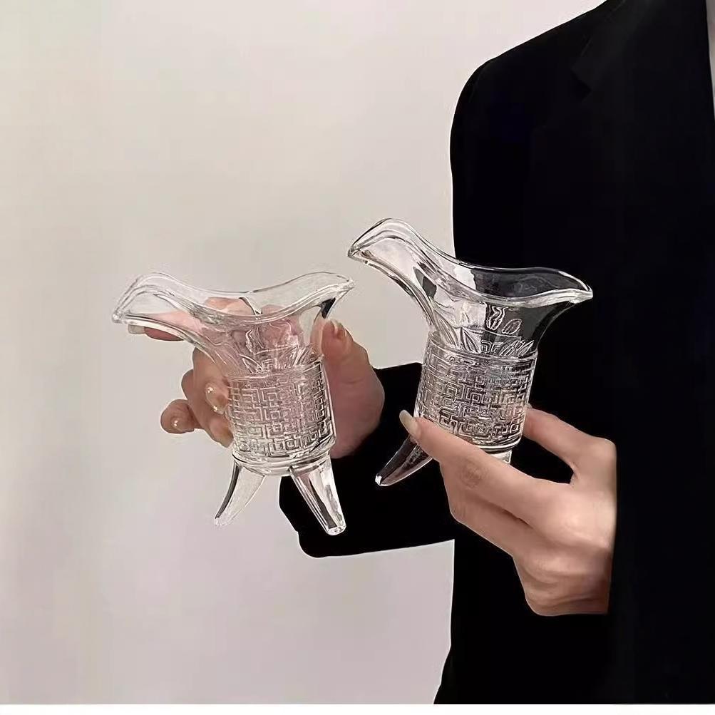 Taza del emperador antigua taza de licores personales caseros taza de tres patas taza creativa antiguo barril de vino de vidrio dispensador de licores