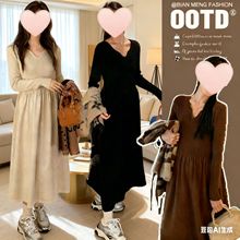 孕妇秋冬简约时尚V领百搭减龄内搭针织连衣裙打底毛衣