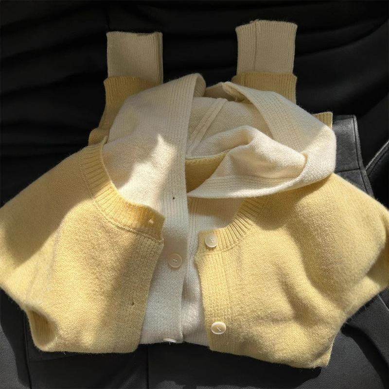 Designed Contrasting Color Fake Two-Piece Hooded Knitted Cardigan for Women in Spring, High-End, Age-Reducing, Lazy Sweater Jacket Top Designed Contrasting Color Fake Two-Piece Hooded Knitted Cardigan for Women in Spring, High-End, Age-Reducing, Lazy Sweater Jacket Top