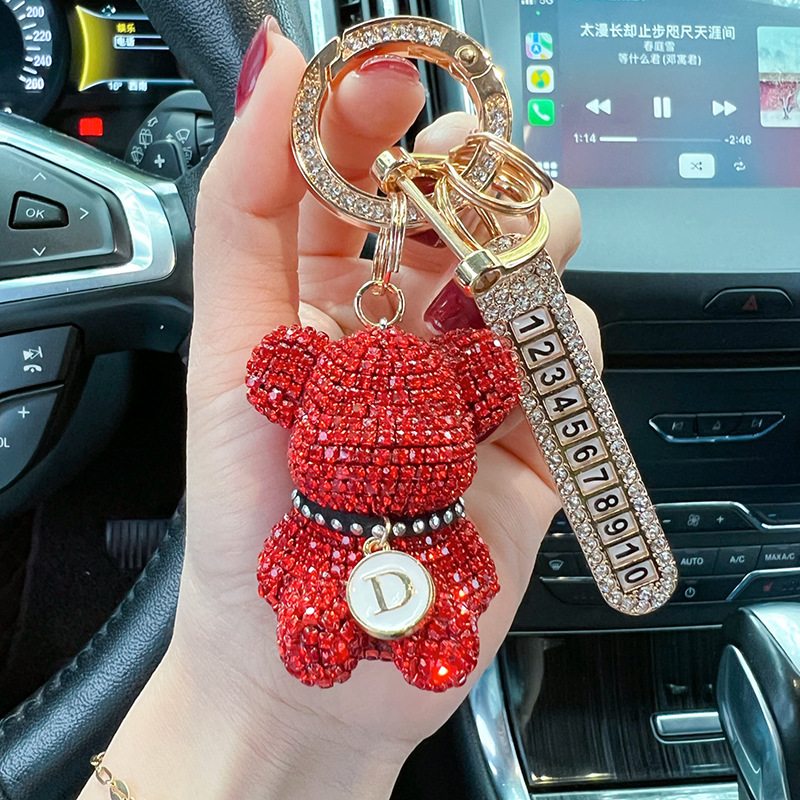Collar de dibujos animados creativo letras llenas de diamantes placa de número de oso llavero de automóvil anti-perdida llavero regalos para hombres y mujeres