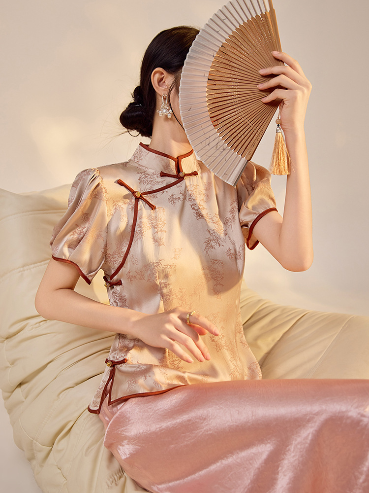 Áo kiểu cổ đứng tay phồng thêu họa tiết mùa hè phong cách Trung Hoa mới — Hồng đào