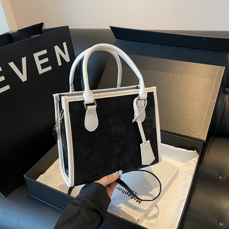 Alto sentido de la bolsa de hombro para mujeres 2024, nuevo verano versátil bolso de mano, bolso de mano, bolso de clase