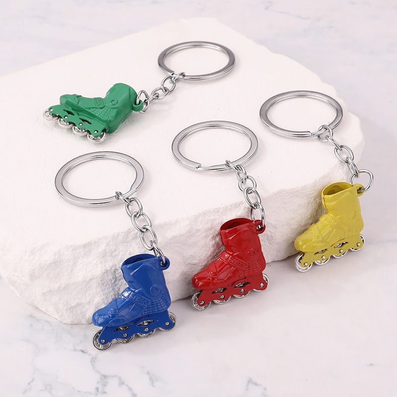 Creative skates keychain metal car keychain pendant 3D simulation roller skates key chain keychain