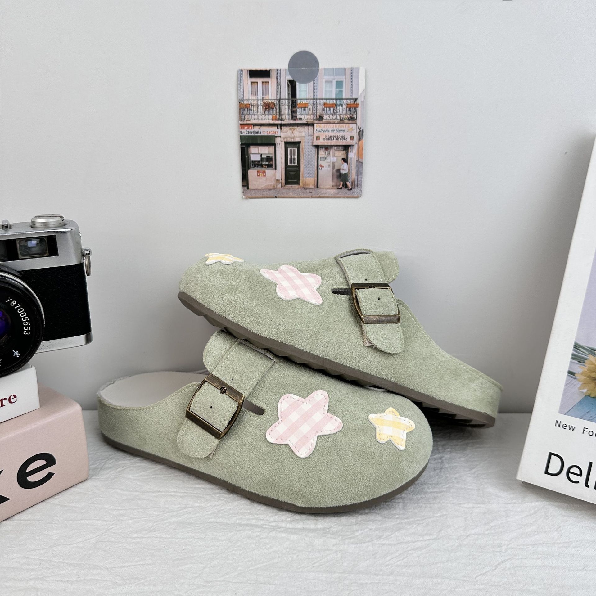 Far Wave Boken Shoes Baotou Semi-pantuflas para mujer 2025 verano nuevo estilo todo-fósforo ligero de un pie zapatos perezosos en nombre del cabello