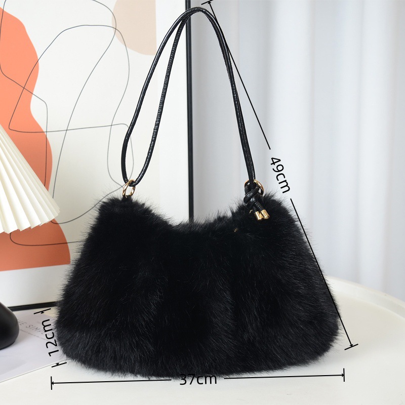 2025 New Large-Capacity Women's Shoulder Bag, Fashionable and Stylish Plush Underarm Bag, Crossbody Commuter Fur Bag, Light Luxury