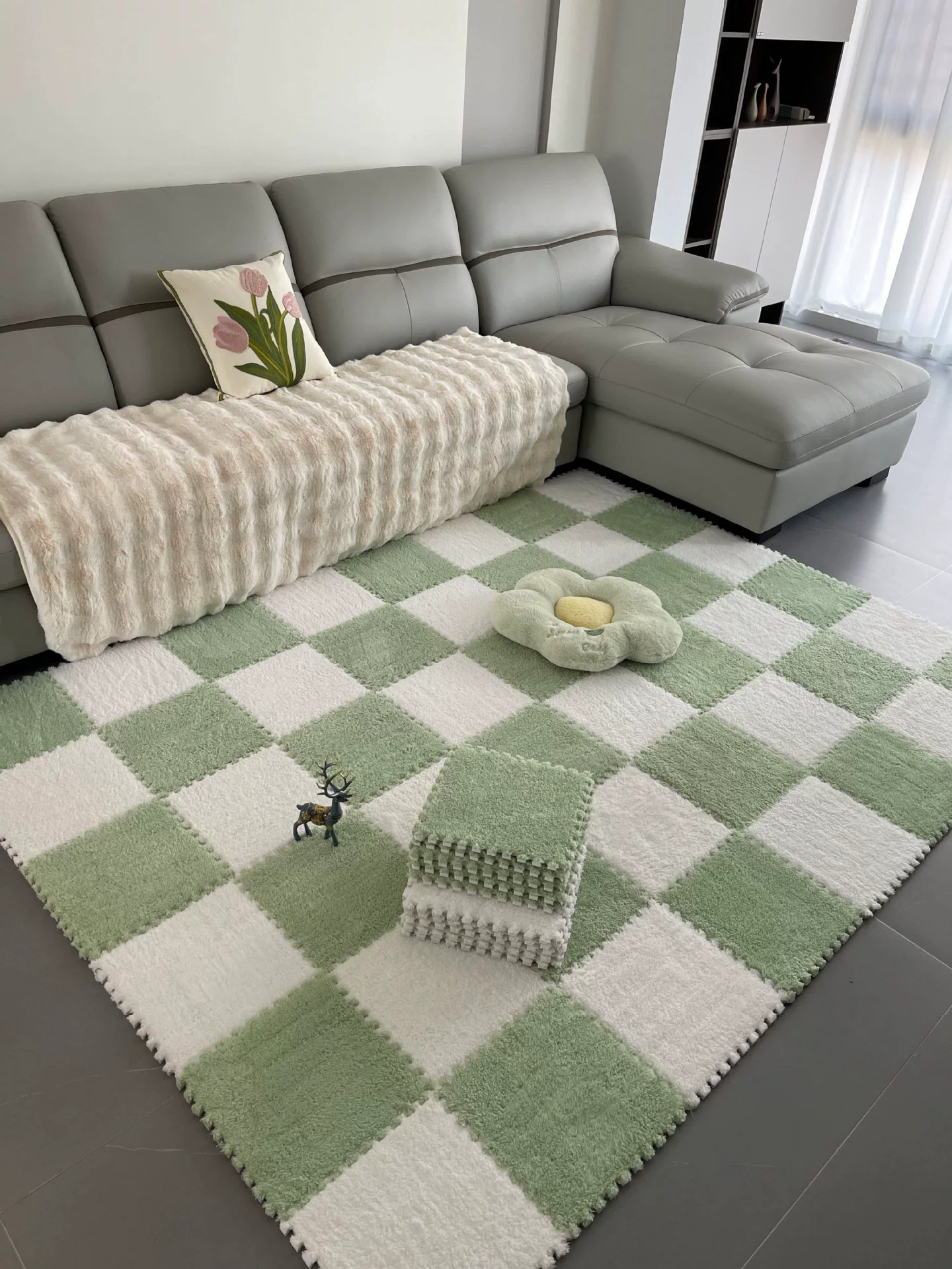 Sub-cut carpet, bedroom bedside blanket, large-area children's foam floor mat, plush, stain-resistant, fully spliced