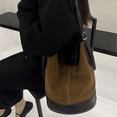 高级感复古牛皮水桶包2025热销新款时尚单肩大容量女包