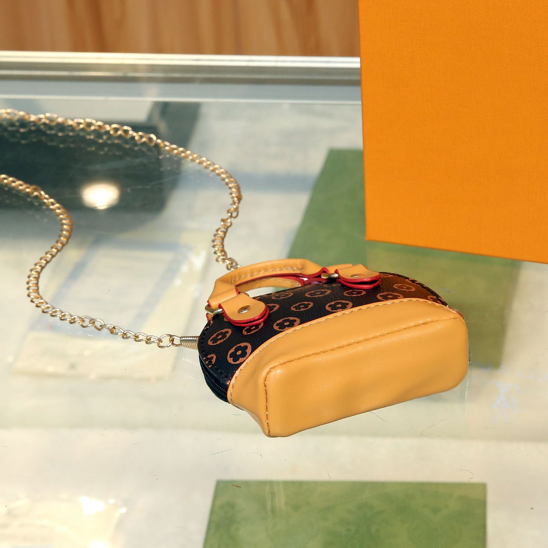 Moda explosiva, lujo ligero, retro, mini bolso pequeño, sentido de alta gama, presbiterio, temperamento de nicho, monedero diagonal portátil