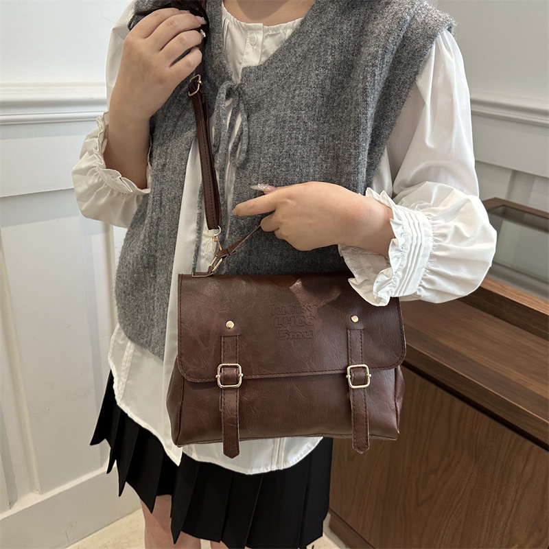 Xiaozhong otoño y invierno academia mochila de hombro para mujeres 2025 nuevo otoño y invierno mochila de mano de viaje mochila de gran capacidad libro