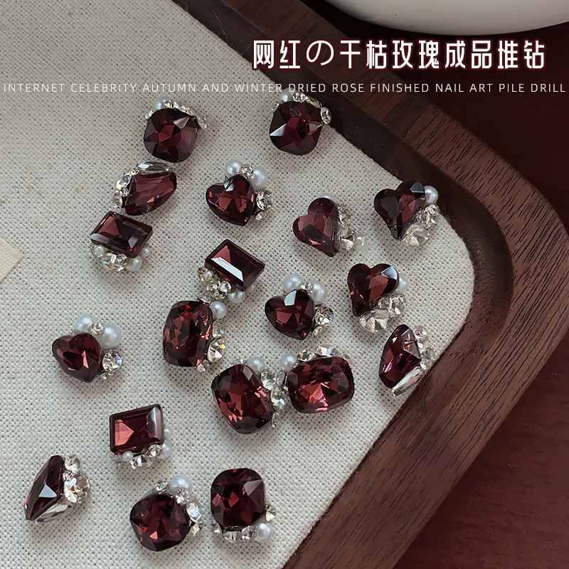 New Style Dry Rose Finished Nail Art Decorations with Diamonds, Autumn and Winter Trendy Sparkling Heart-Shaped and Cube-Shaped Nail Decorations