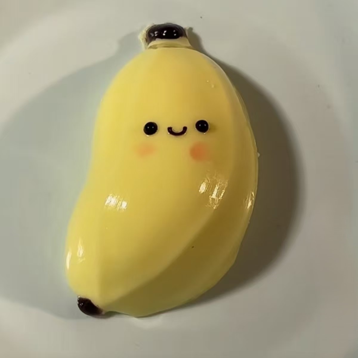 노란색의 부드러운 바나나 ⊙ 핀치