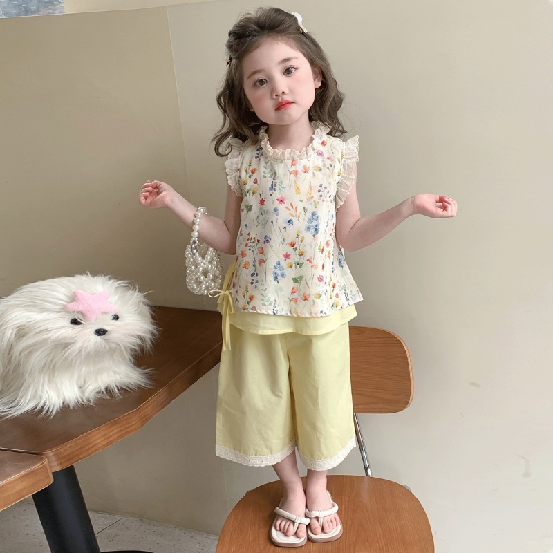 女の子の夏の花のセットの赤ちゃんの小さい飛の袖の上着の広い足のズボンの女の子の袖なしのベストの防蚊のズボンの2つのセット|undefined