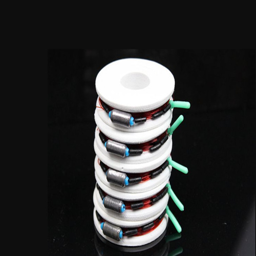The main line group is tied up and the line group set is ready for fishing. It is convenient for competitive platform fishing and a complete set of nylon fishing line group.