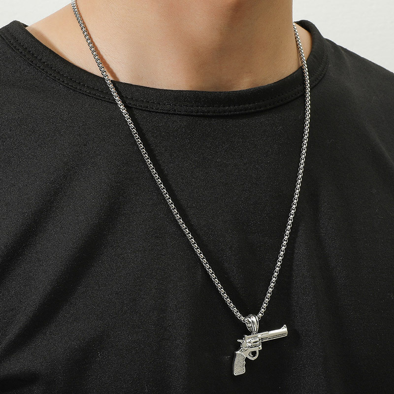 European And American Hip-hop Personality Retro Trend Revolver Pendant Necklace display picture 5