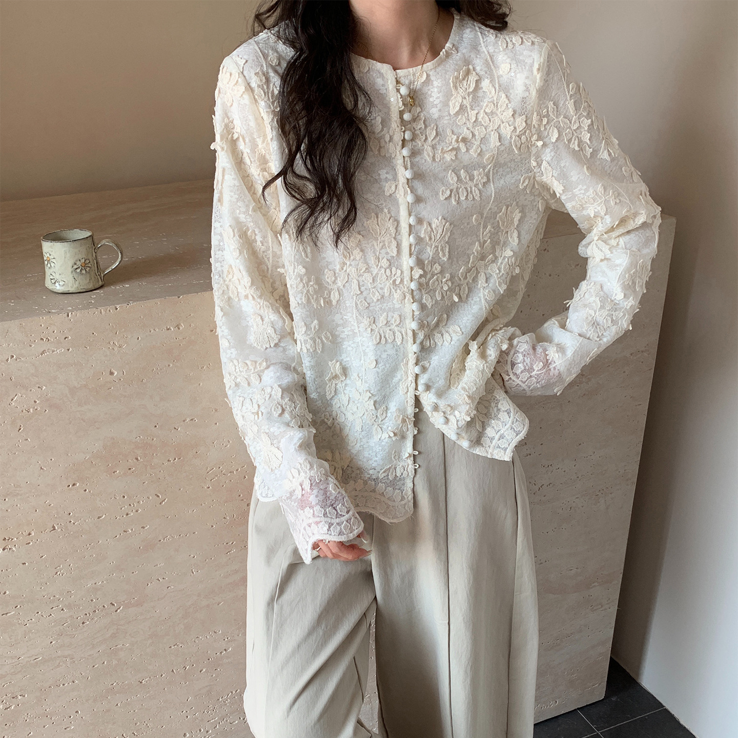 [Benchu] French Lace Cardigan for Women, 2025 Autumn New Arrival, Round Neck, Elegant and Slimming, Inner Layer Top