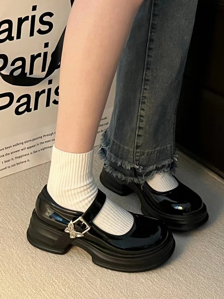 Zapatos de una sola capa de corte bajo primavera y verano nuevo estilo universitario Mary Jane zapatos de cuero negro brillante estudiante JK uniforme zapatos para mujeres