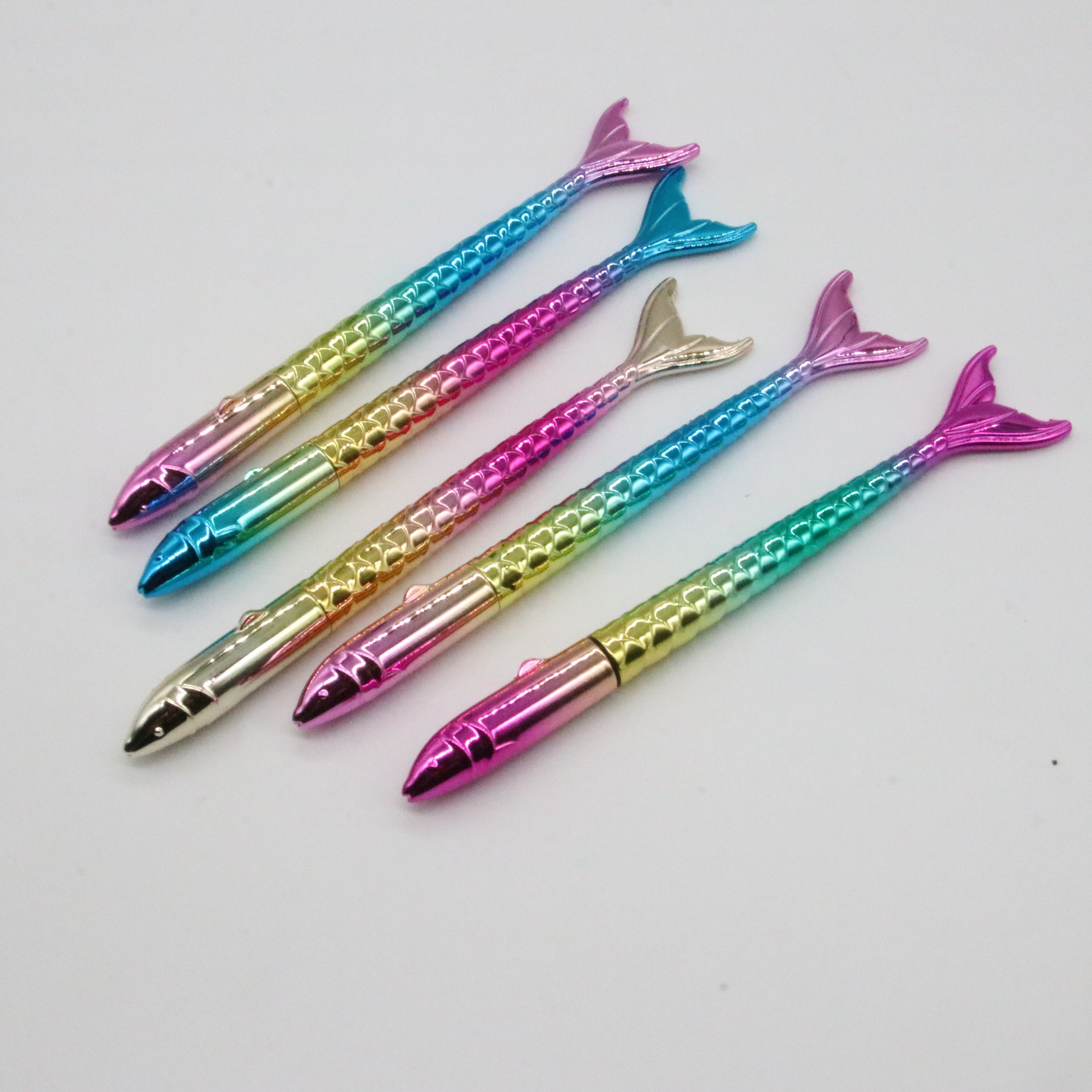 Sirena bolígrafo pluma de gel pluma de inserción de dibujos animados pluma de estudiante de color degradado lindo