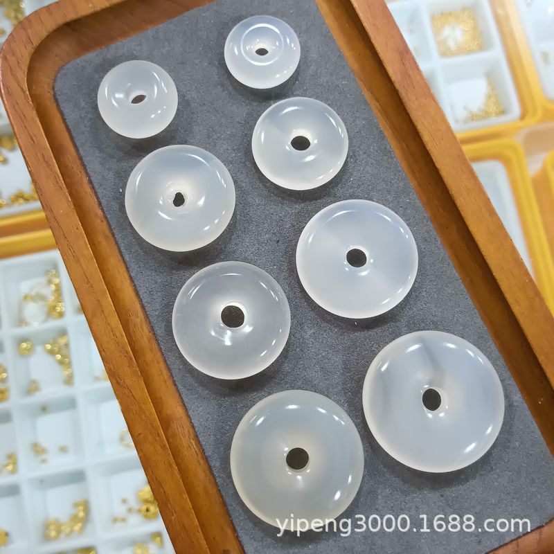 Agate protective amulet white jade