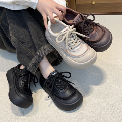 手縫い糸復古レジャー真皮女靴2025新型子供の頭の丸い頭の厚い底の靴の牛革の四季の靴
