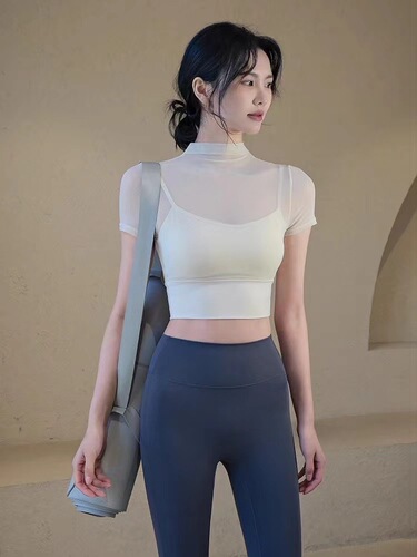Women's Summer Yoga Suit with Bra Cup, Pilates Training, High-End Sports Running Short Sleeve T-Shirt