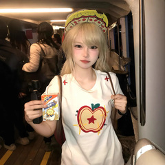 アメリカの甘辛い風の小さいリンゴの刺繍の半袖のtシャツの女性の夏の修身はやせています独特で独特な正肩の上の服の潮を現します。
