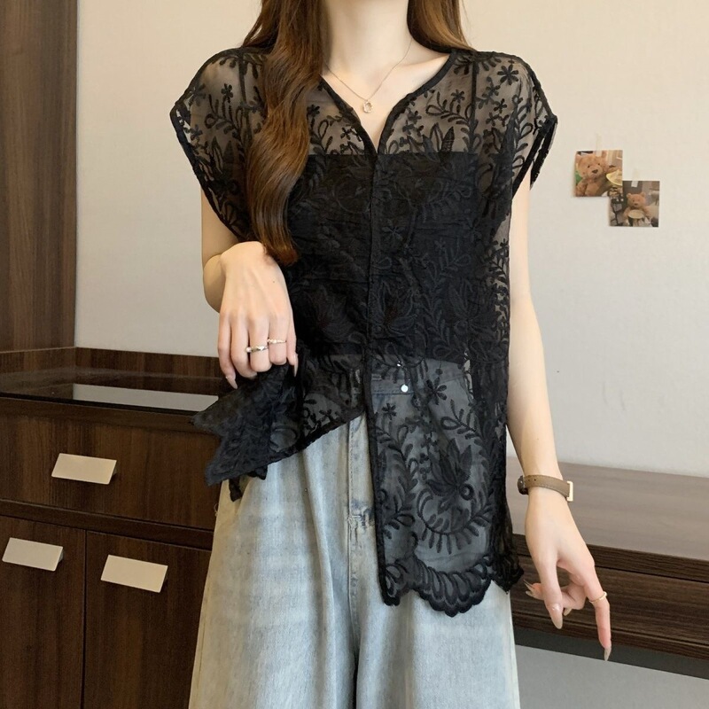 Spring and Summer New Jacquard Sleeveless Lace Blouse for Women with Unique Design, Half-Open Collar, Embroidered Overlay, Stylish Top with a Vintage Style Spring and Summer New Jacquard Sleeveless Lace Blouse for Women with Unique Design, Half-Open Collar, Embroidered Overlay, Stylish Top with a Vintage Style