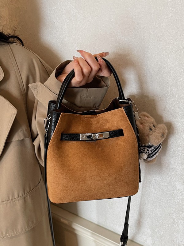 Bolso de venta caliente, bolso de mochila para mujeres 2025, nuevo nicho coreano de alto nivel, bolso de cubo de mano de empalme