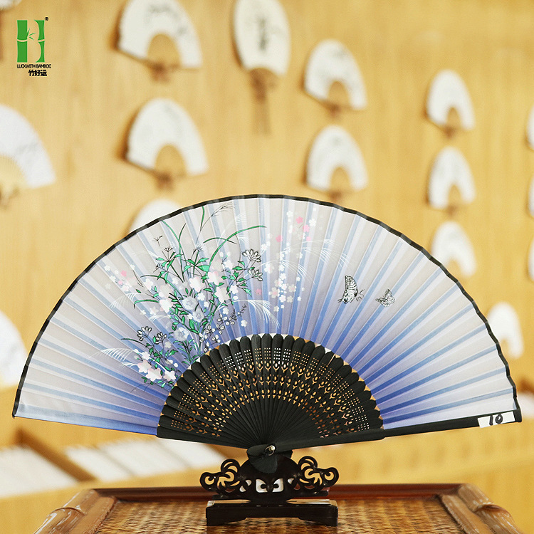 Ventilador antiguo estilo al por mayor Fan bolsa traje artesanía regalo ventilador cara de seda ventilador de publicidad estilo chino plegable ventilador femenino al por mayor