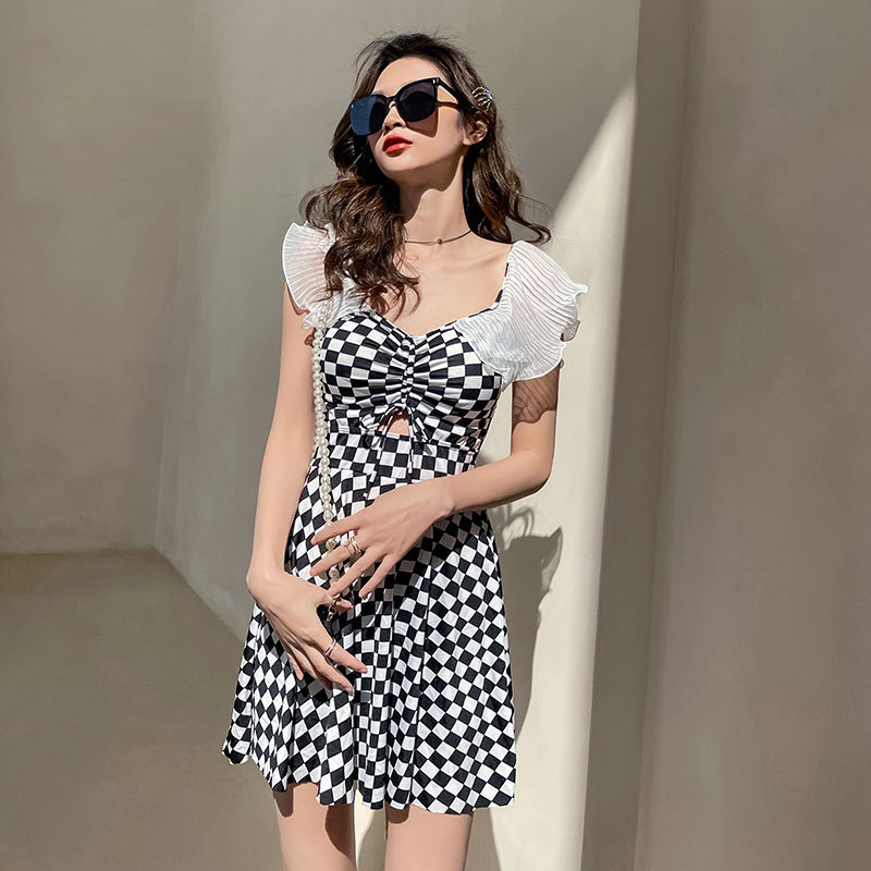 Traje de baño de una pieza de aguas termales de las mujeres a cuadros blanco y negro puro estilo ins sexy popular 2022 nuevo traje de baño