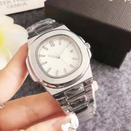 新款跨境热销手雷同款日历高颜值简约设计男女款广州石英腕表现货