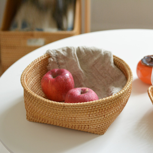 Wholesale Vietnamese autumn rattan wood woven fruit basket dried fruits and nuts for home use candy square bottom fruit plate high-end ornaments