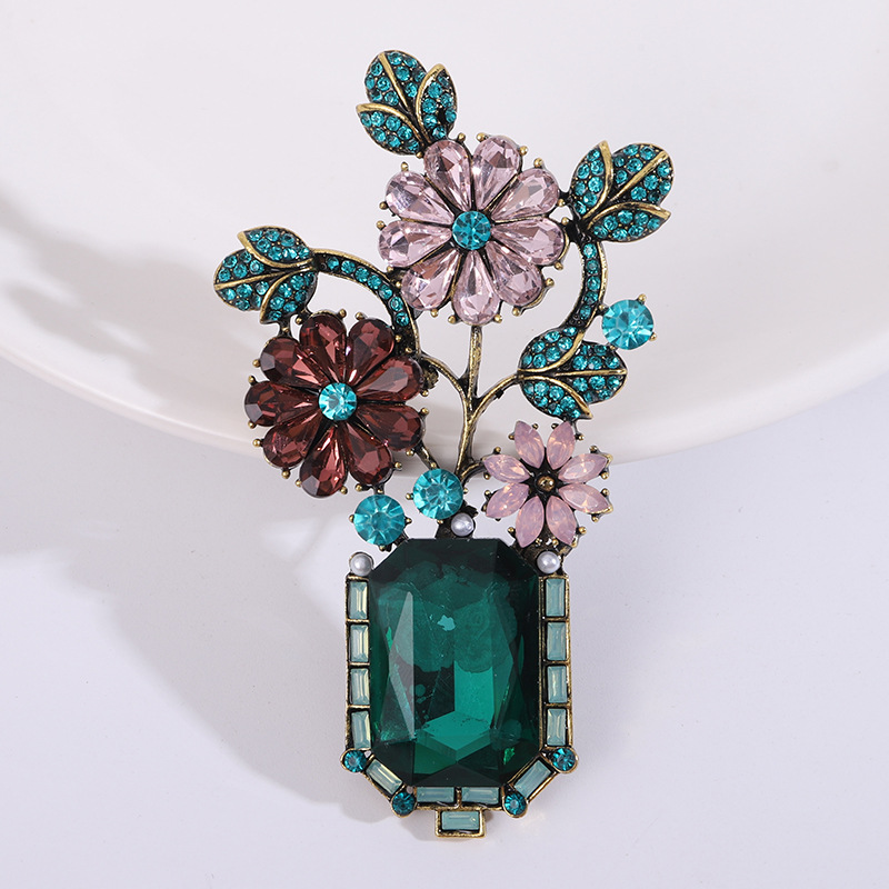 Holiday Occasion Retro Pin Flower Alloy Inlay Rhinestones Women's Brooches