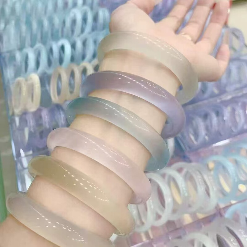 Large Circle White Moonlight Colored Cat's Eye Stone Chalcedony Bracelet, Fashionable Women's Ice Blue Bracelet, Gift for Girlfriend or Best Friend on Birthday Large Circle White Moonlight Colored Cat's Eye Stone Chalcedony Bracelet, Fashionable Women's Ice Blue Bracelet, Gift for Girlfriend or Best Friend on Birthday