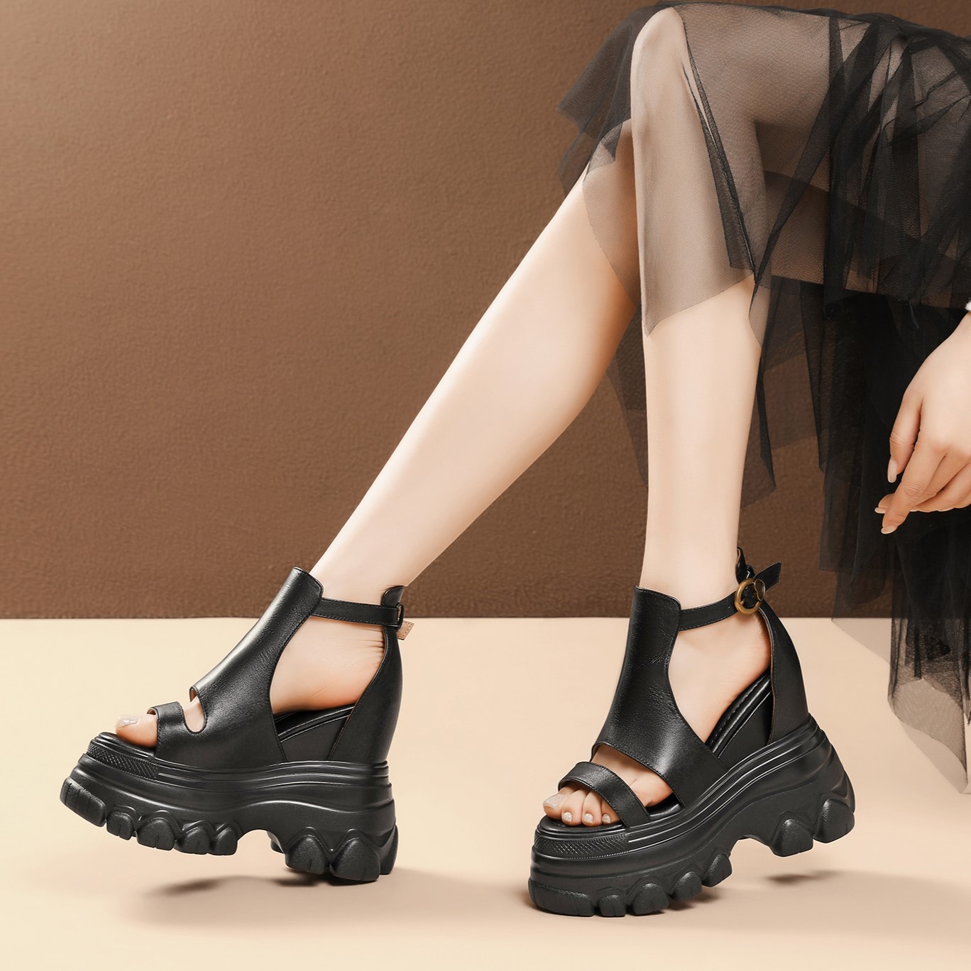 Giày sandal cao gót nữ hở mũi phong cách La Mã, đế xuồng cao 14 cm, da thật, gót vuông, quai mảnh — màu nâu, màu đen