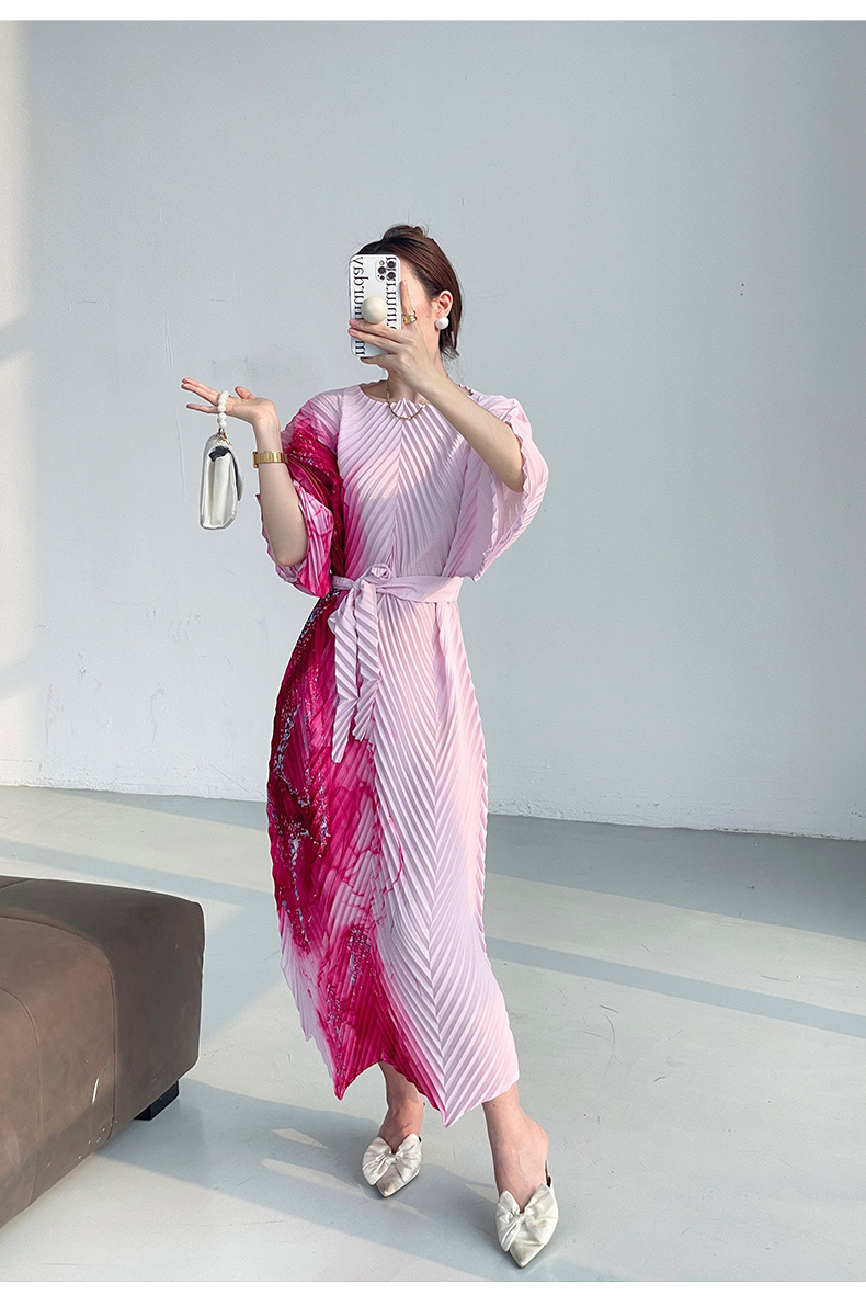 Váy maxi xếp ly in họa tiết cao cấp, chít eo thon gọn, phong cách thanh lịch — Màu xanh lam chi tiết 20