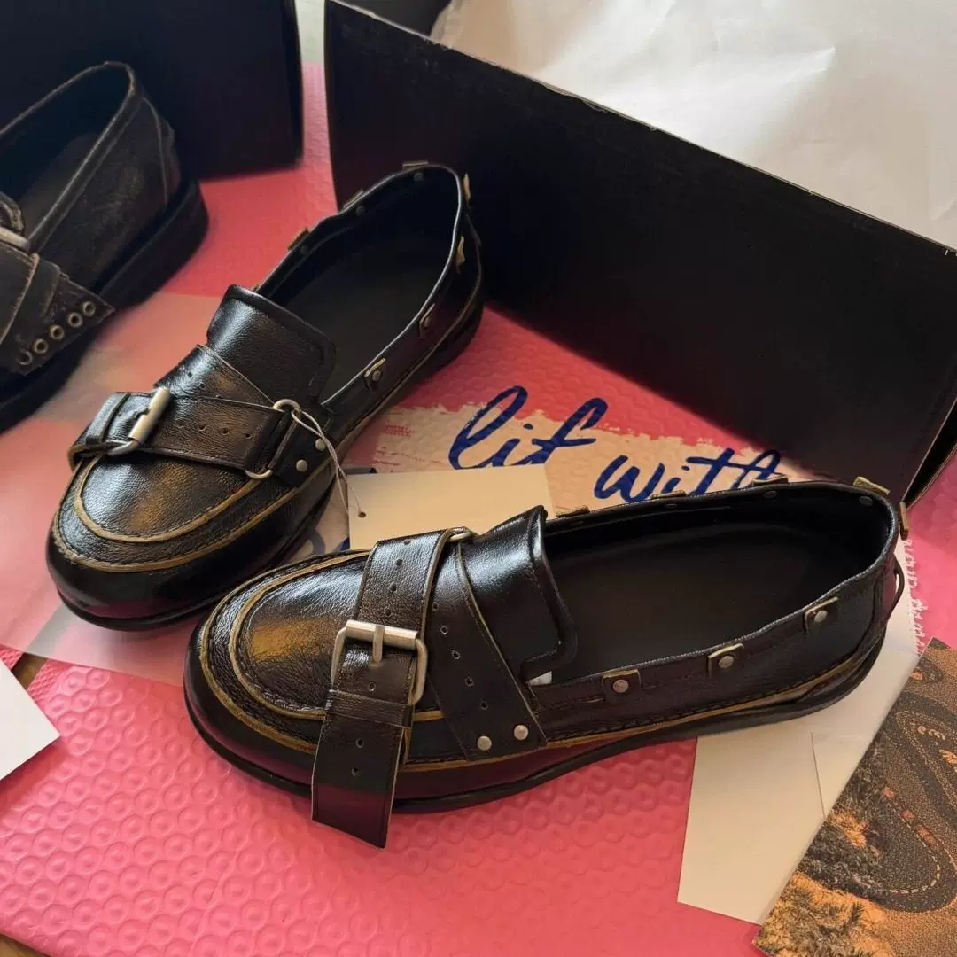 2025秋季新款金属扣带铆钉装饰单鞋女圆头皮带扣玛丽珍乐福鞋女潮