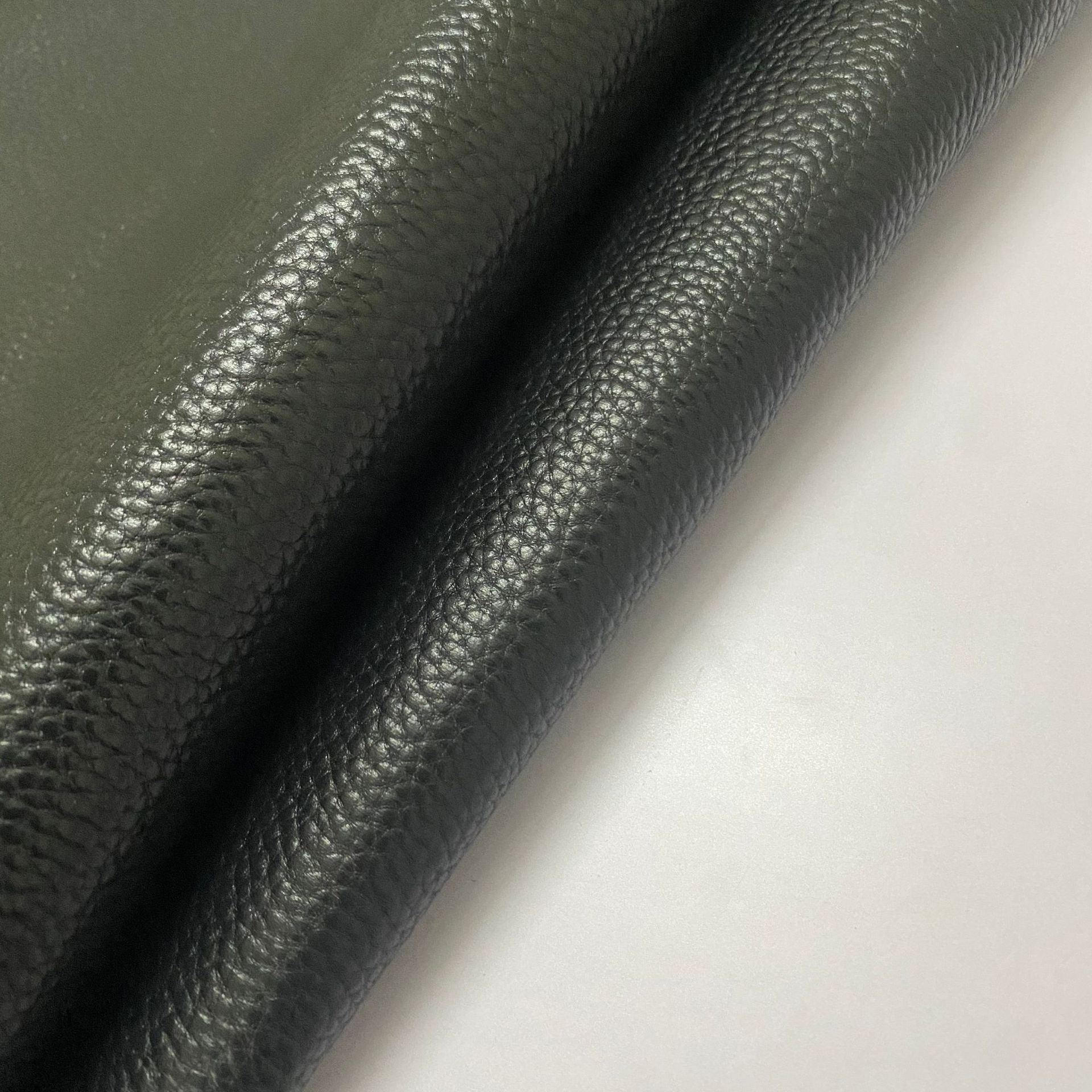 厂家直供头层牛皮 头层荔枝纹 箱包皮鞋皮料，现货供应软皮料柔软