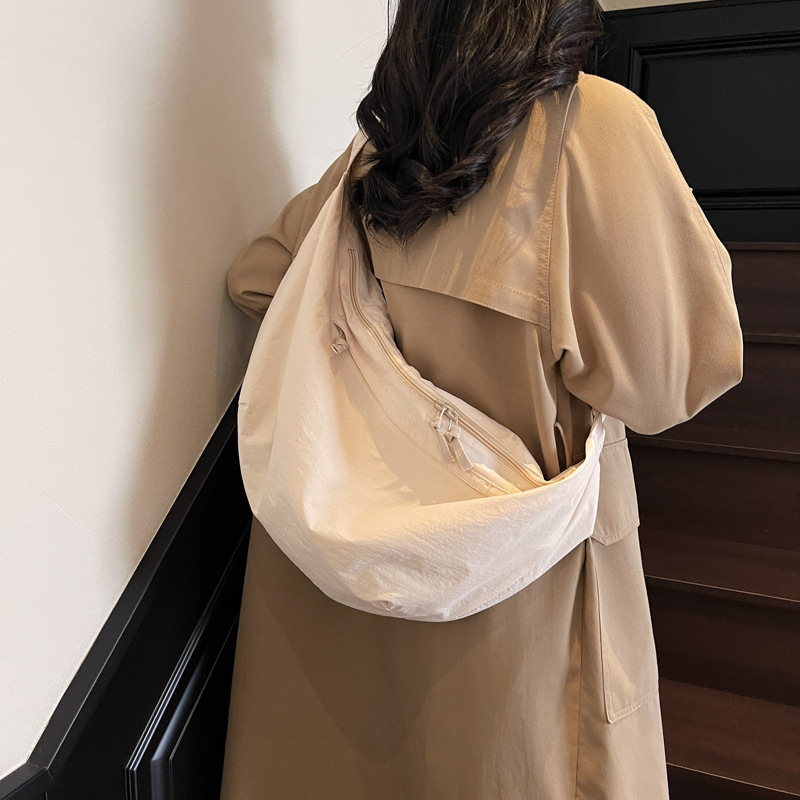 女性用大判餃子バッグ、新しいファッション、多用途クロスボディバッグ、カジュアル、シンプル、通勤、大容量ショルダートートバッグ|undefined