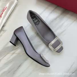 玛丽珍单鞋2025法式大热款rv水钻方扣单鞋缎面灰色气质百搭浅口