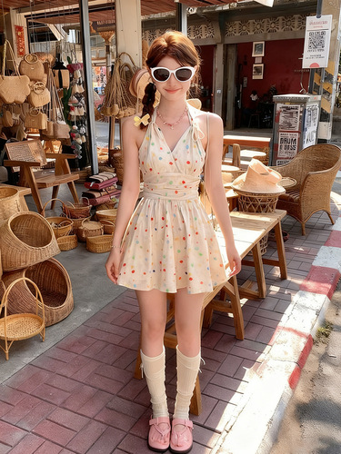 Women's 2025 New Advanced Summer Dopamine Pure Desire Style Sexy Strapless V-Neck Dress Style Vacation Hot Spring Wear