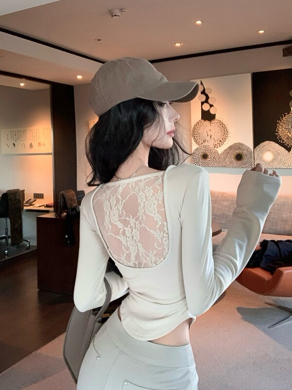 Autumn and Winter Sexy Hot Girl Wind Back Hollow Lace Stitching U-collar Long-sleeved T-shirt Women's Inner Base Shirt fleece-lined