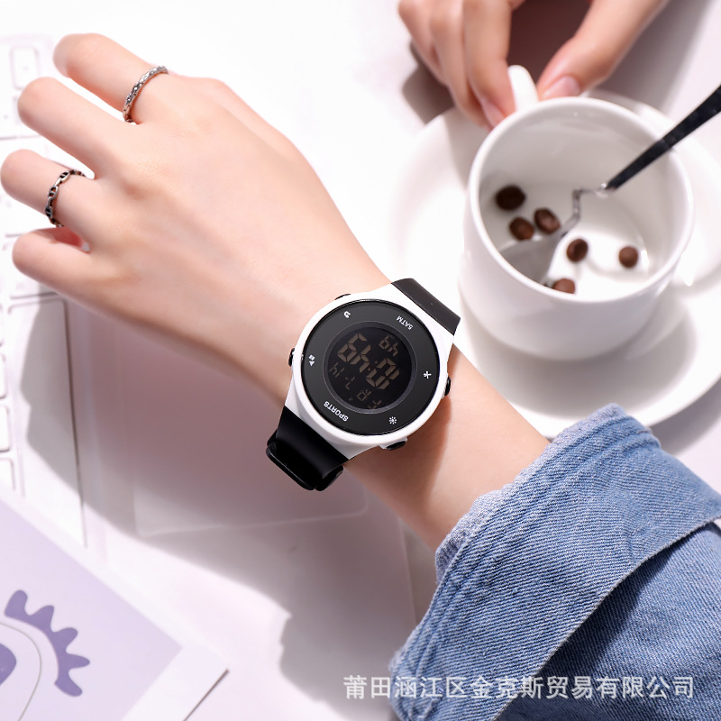 Electronic watch for junior high school boys and high school students, simple and trendy for boys and girls, swimming, waterproof, luminous, sports, multi-functional alarm clock pic 3