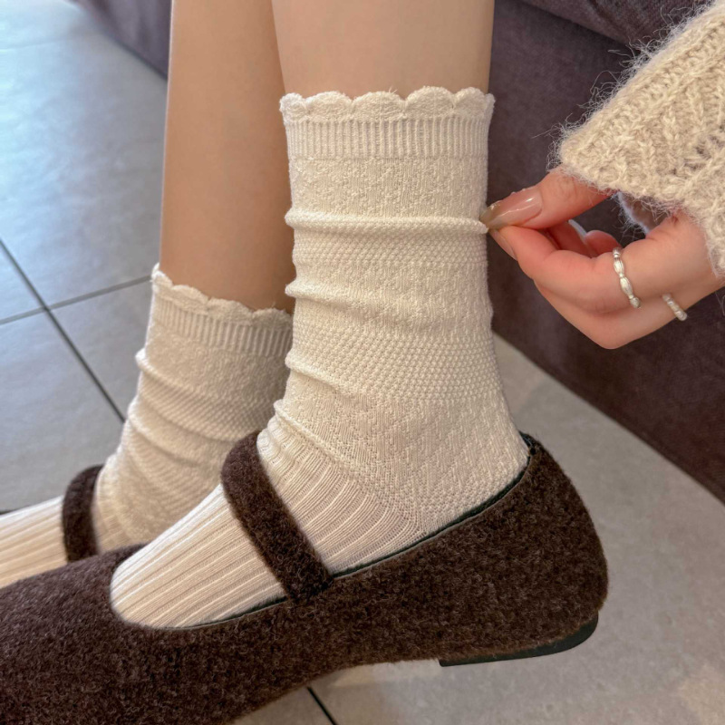 Autumn and winter ballet-style lace socks, solid color, simple striped design, seamless socks, versatile mid-calf socks made of pure cotton from Zhuji Autumn and winter ballet-style lace socks, solid color, simple striped design, seamless socks, versatile mid-calf socks made of pure cotton from Zhuji