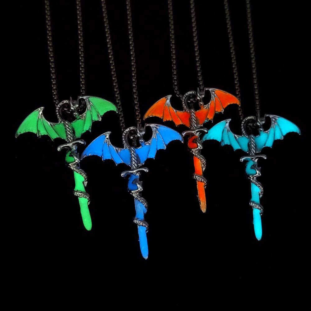 Retro Streetwear Dragon Alloy Luminous Plating Men's Pendant Necklace display picture 1