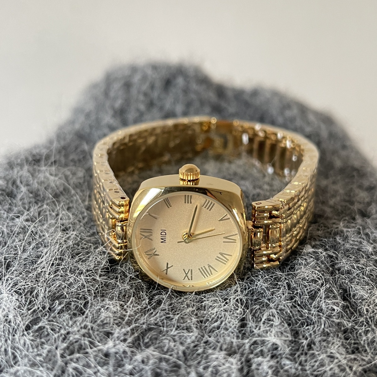 60g Weight Ordinary Glass Mirror Material Stainless Steel, Belt Strap Material Watch Classification Pointer+Number Display Type Round, Square Dial Shape Quartz Movement Women's Gender Retro Classic Style Solid Color Metal Strap Quartz Watch 20