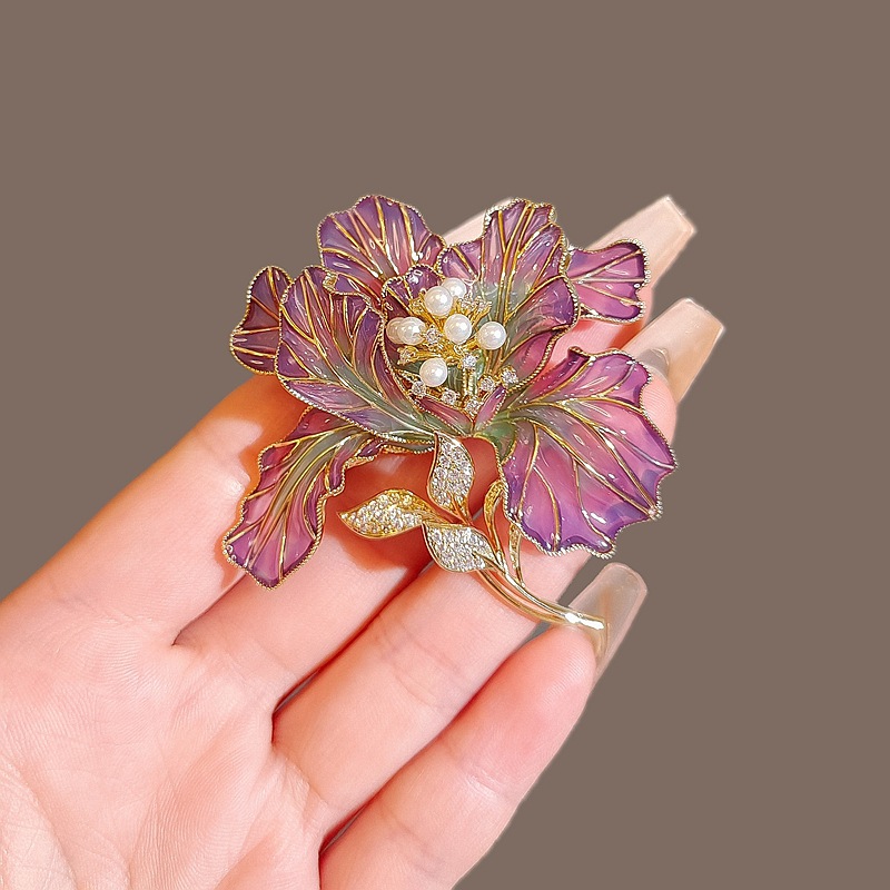 Chinese-Style Enamel Large Flower Brooch with a High-End Luxury Feel, Featuring Micro-Inlaid Zirconium Pearl, Elegant and Sophisticated Brooch