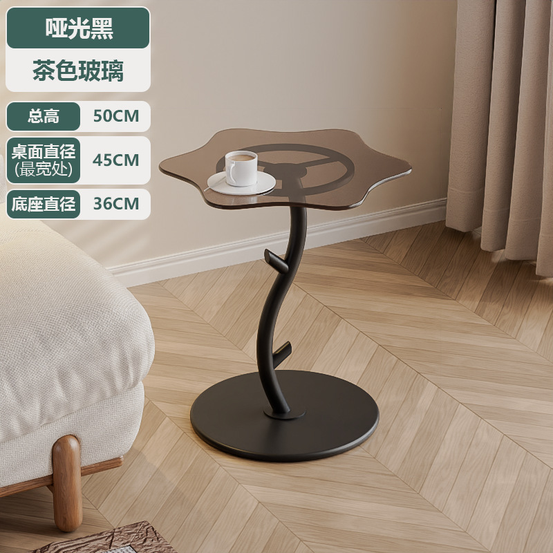 검은 가지 + 구름 유리