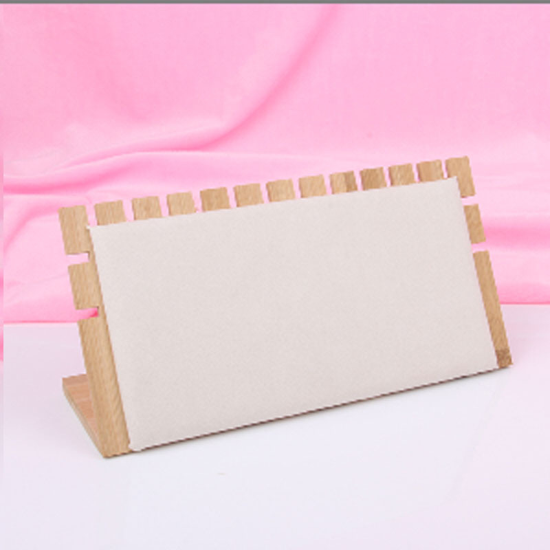 ��Լ��ľ������չʾ���鱦���ε��������Ҽ�չʾ���׹��Ʒ���м�