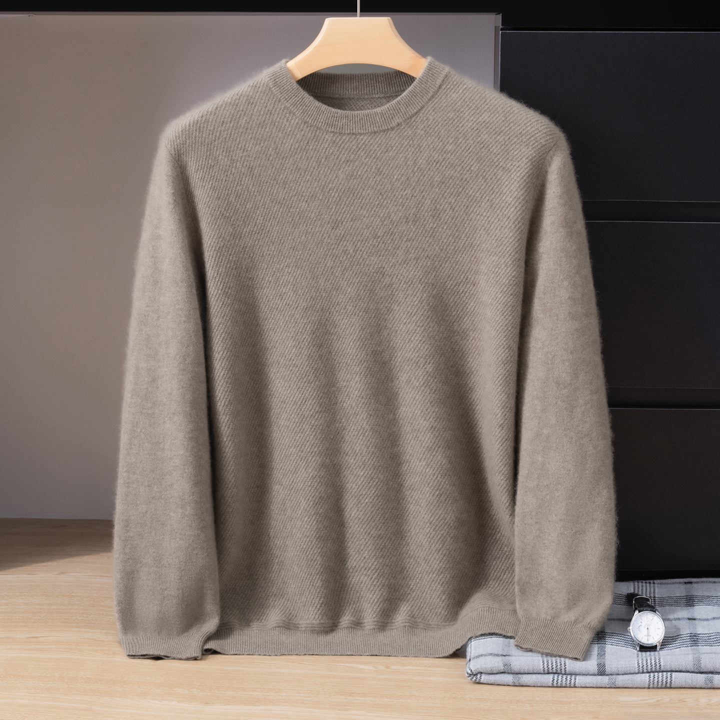 New autumn and winter cashmere knitted base shirt, fashionable solid color business casual warm round neck men's sweater
