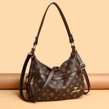 ����ٴ����Ů��2025�¿�Ůʿ�μ�б����羳���������ꋌ�����